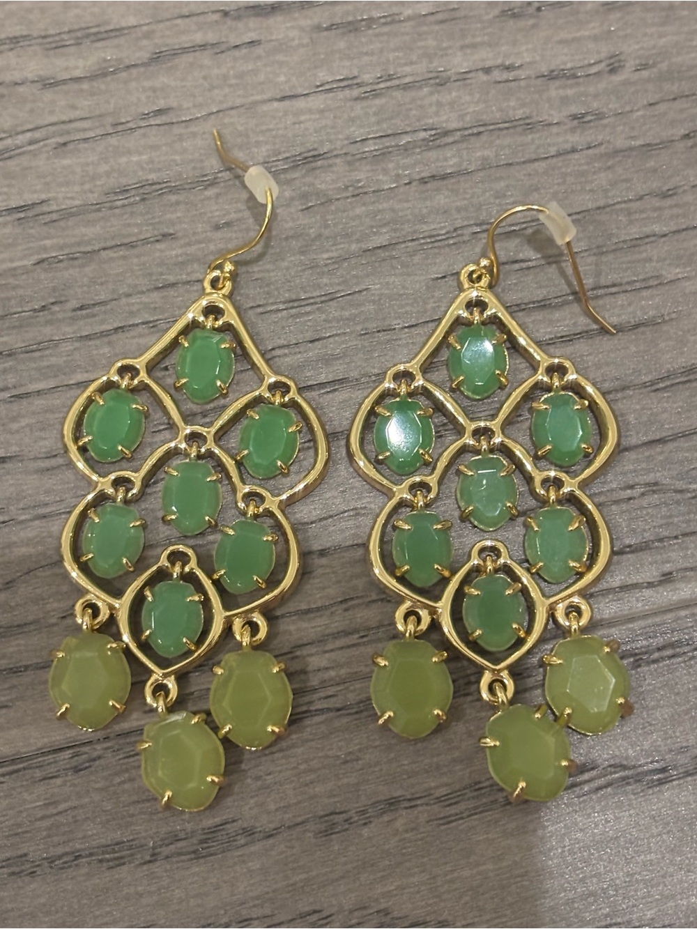 💚Stella & Dot Gold-Tone Green Gemstone Chandelier Earrings💚